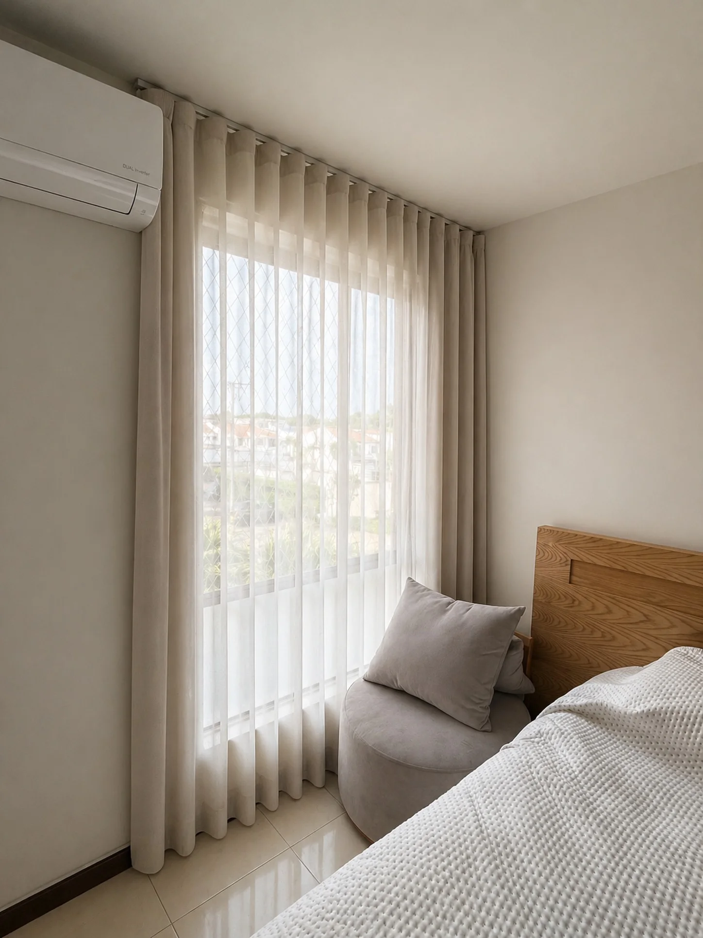 Cortina Onda Serena en velo beige para habitación, cortinas a la medida en Cali